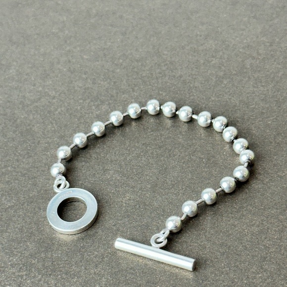 Gucci A U T H E N T I C Ball Link Bracelet. .925 Silver. Toggle closure - Picture 2 of 13